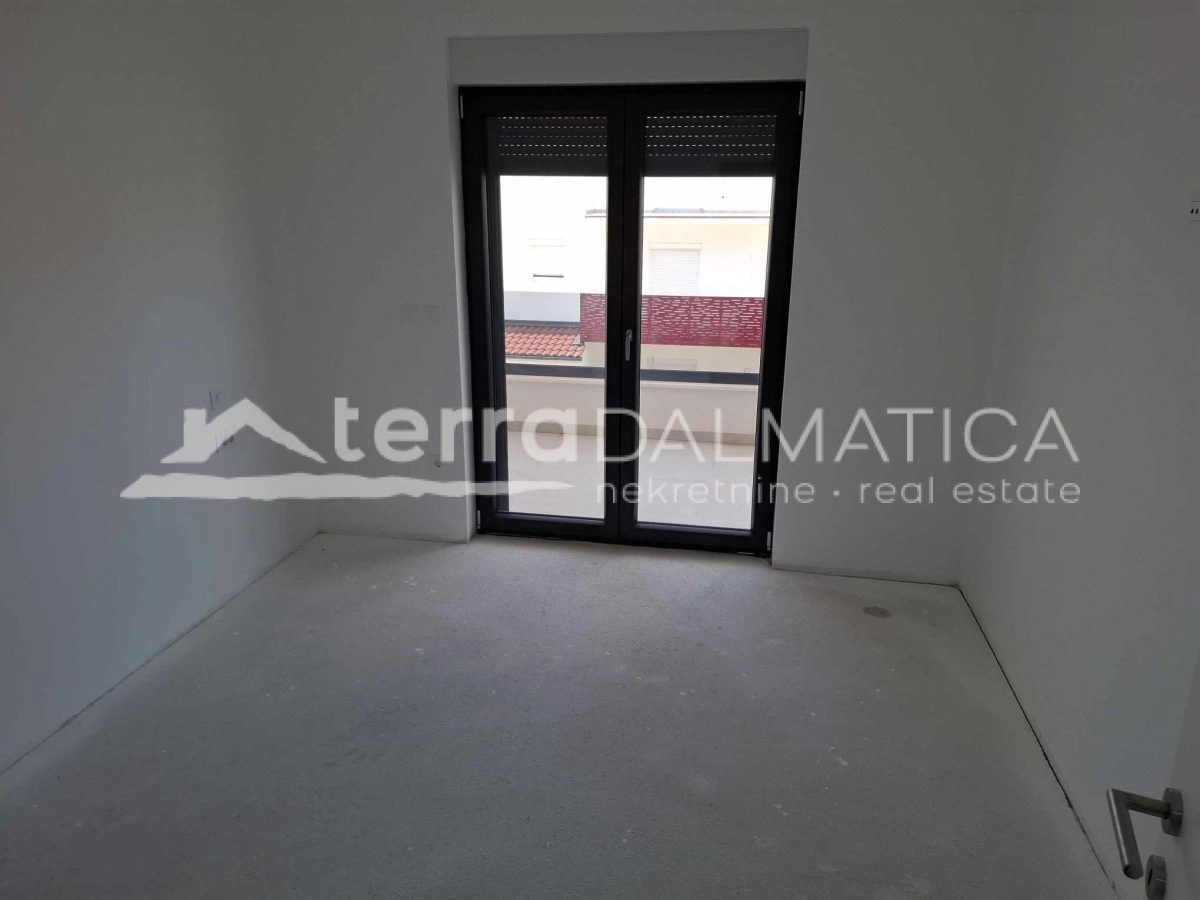 Elegante Maisonette-Wohnung in Vodice - Neubau, 98 m², 3 Balkone, Parkplatz
