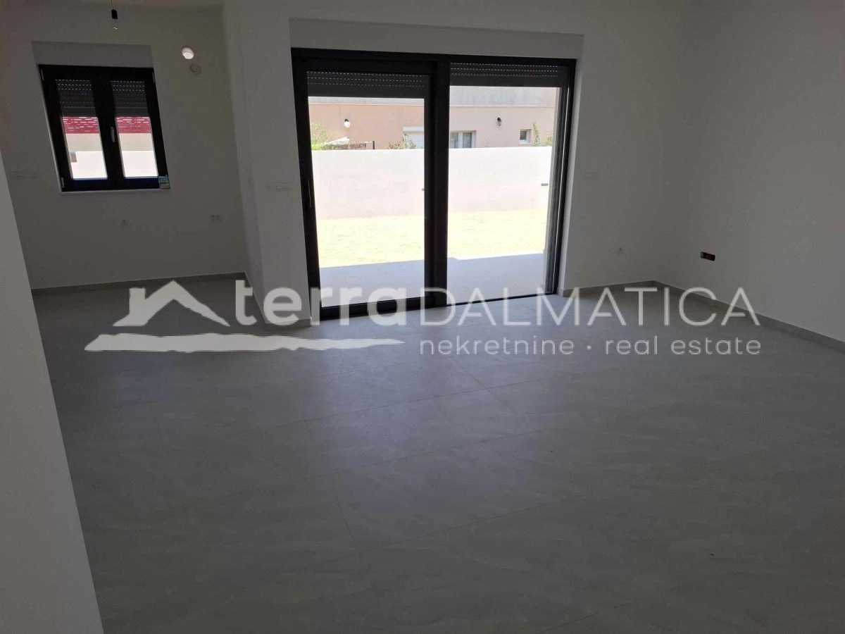 Elegante Maisonette-Wohnung in Vodice - Neubau, 98 m², 3 Balkone, Parkplatz
