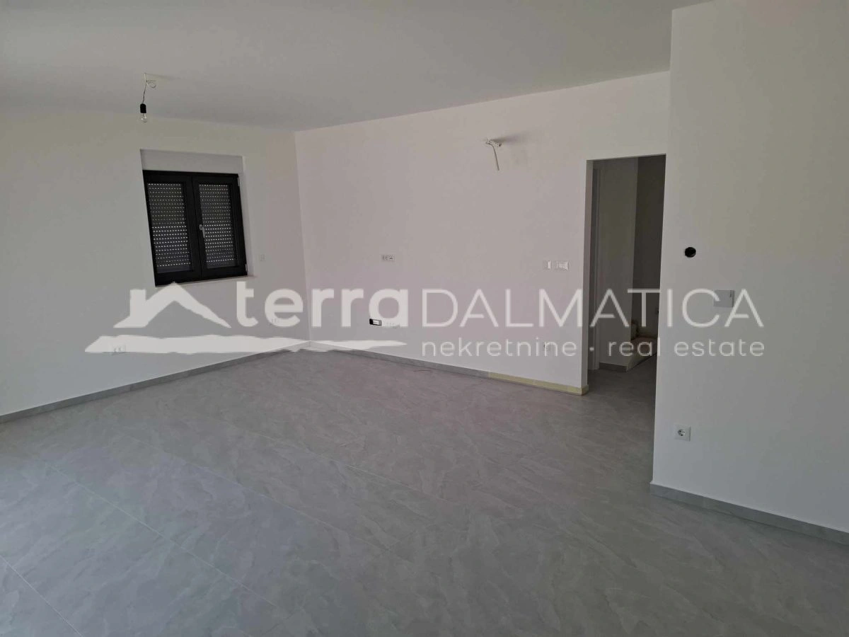 Elegante Maisonette-Wohnung in Vodice - Neubau, 98 m², 3 Balkone, Parkplatz