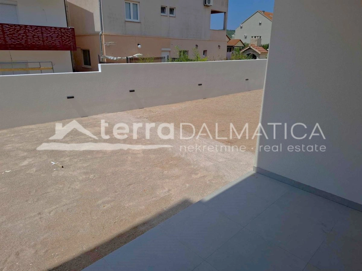 Neu! Maisonette-Wohnung mit Fußbodenheizung und 3 Loggien – Vodice, 102 m²