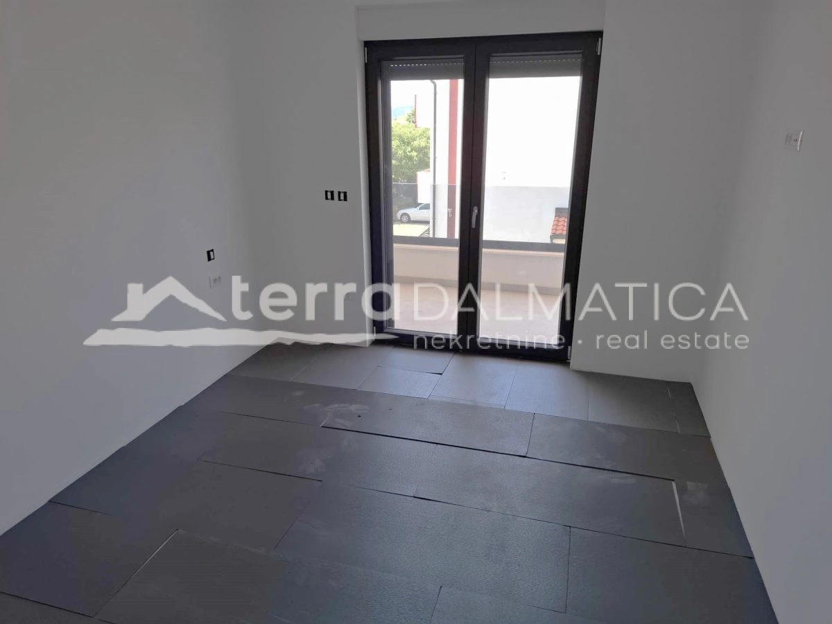 Neu! Maisonette-Wohnung mit Fußbodenheizung und 3 Loggien – Vodice, 102 m²