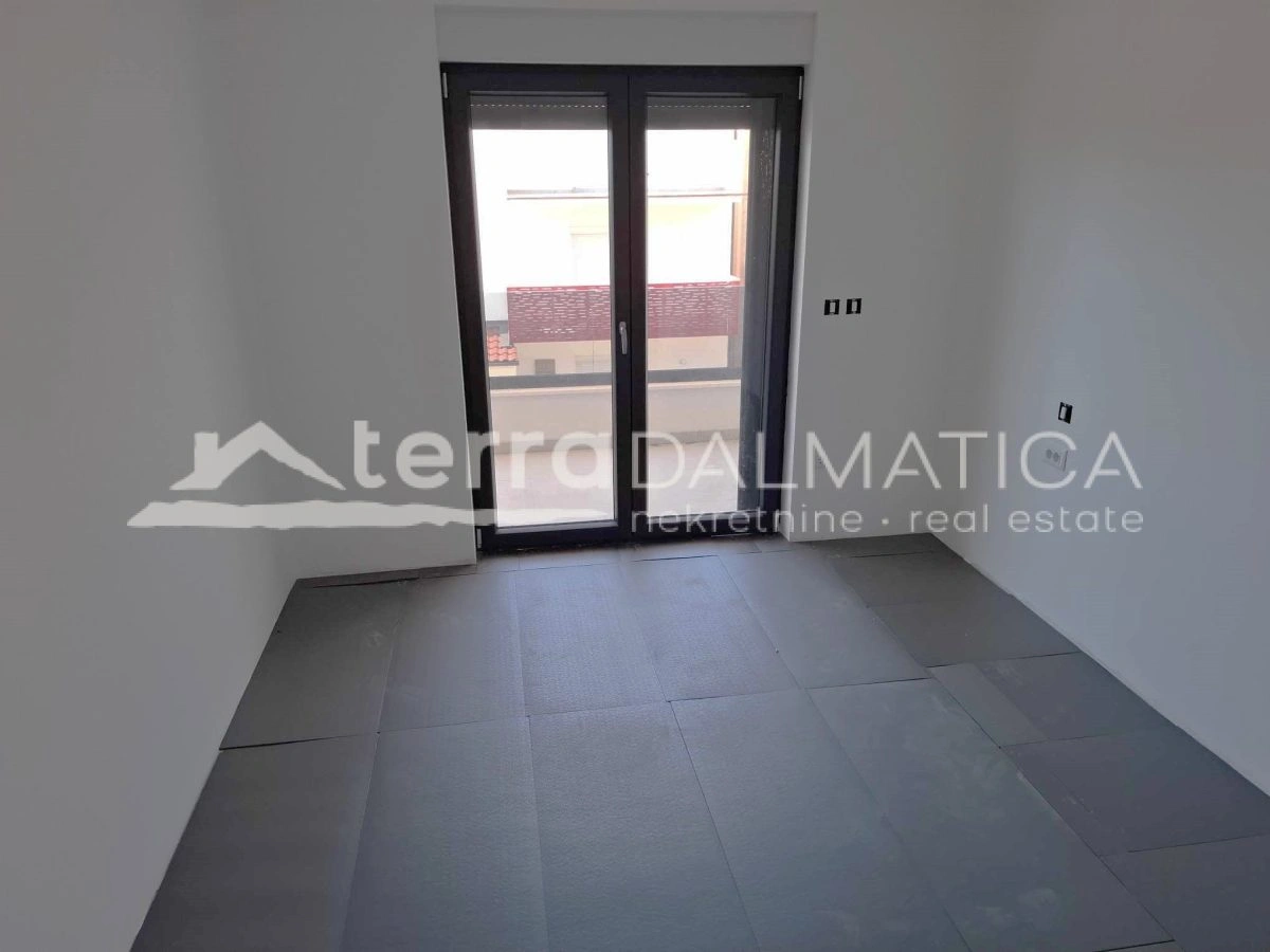 Neu! Maisonette-Wohnung mit Fußbodenheizung und 3 Loggien – Vodice, 102 m²