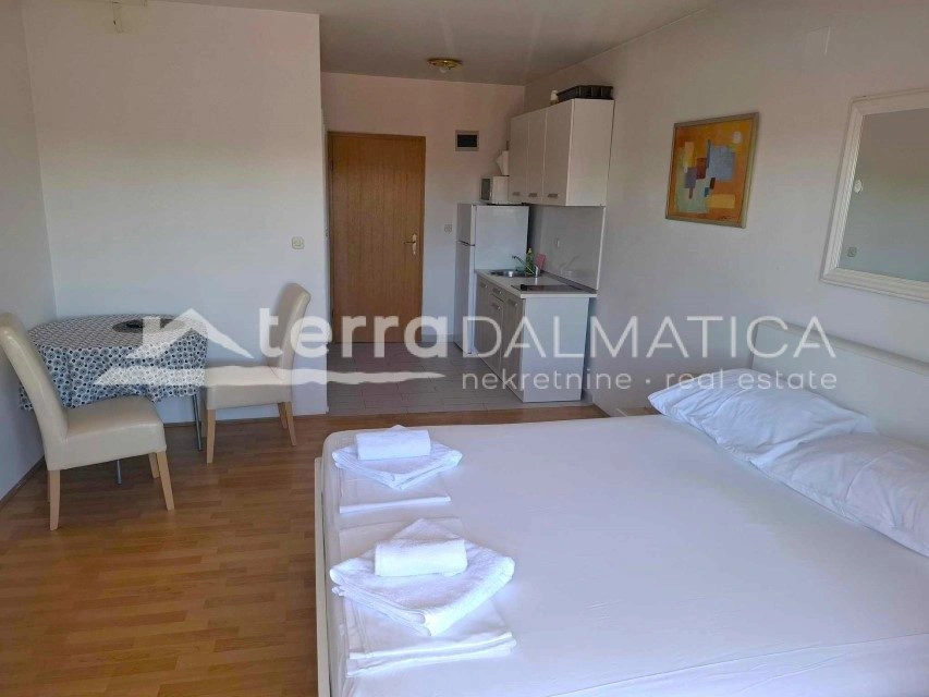 Studio-Apartment mit Loggia und Meerblick – Vodice