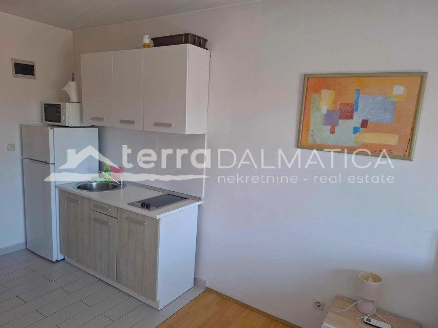 Studio-Apartment mit Loggia und Meerblick – Vodice