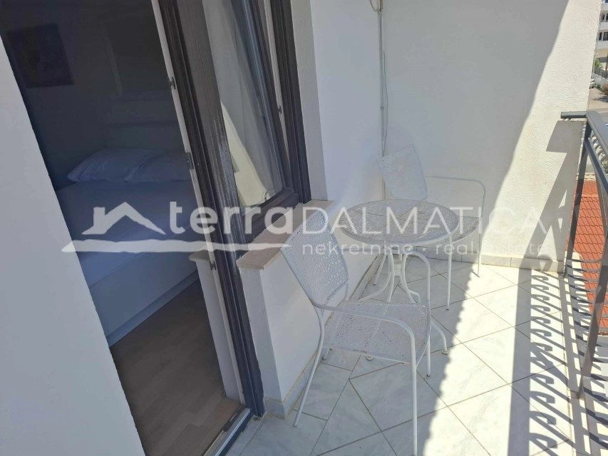 Studio-Apartment mit Loggia und Meerblick – Vodice