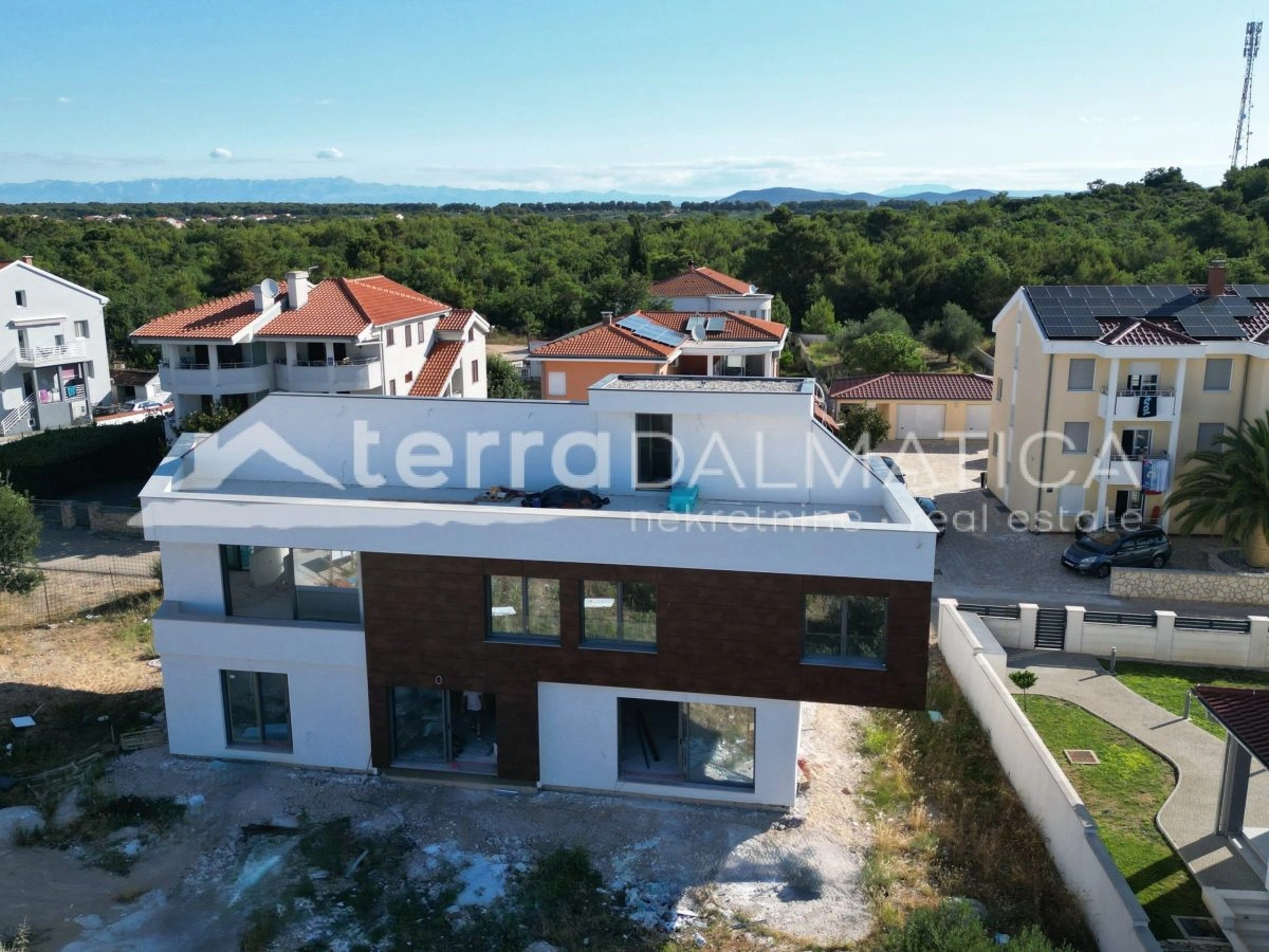 Biograd na Moru, Wohnung mit Garten und Terrasse