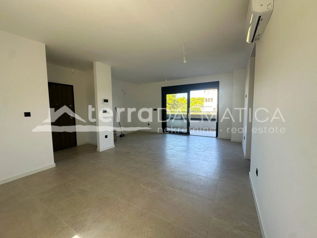 Traumwohnung in Biograd – Erdgeschoss, privater Garten 121 m², 2 Parkplätze!