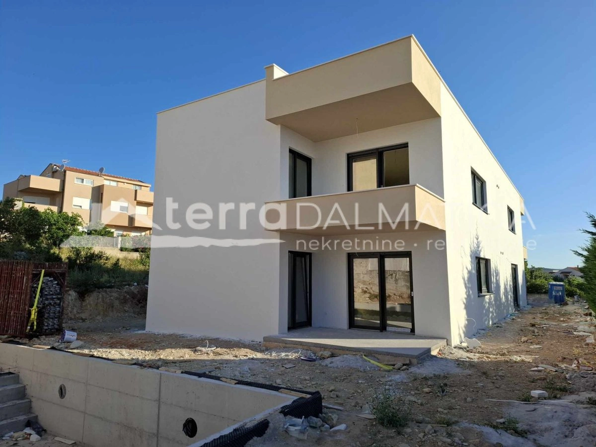 Vodice, Wohnung im Bau mit Pool