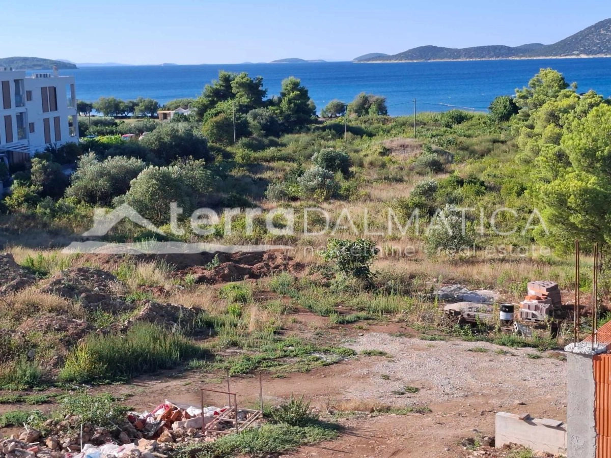 Drei-Zimmer-Wohnung mit Terrasse, Meerblick und 2 Parkplätzen – bezugsfertig, Vodice