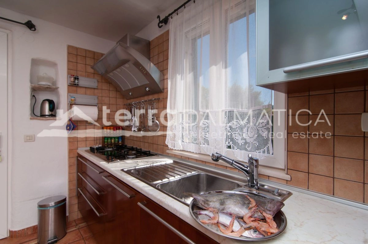 Autentyczna kamienna willa na wyspie Brač – spokój, prywatność i śródziemnomorski urok, pierwszy rząd do morza