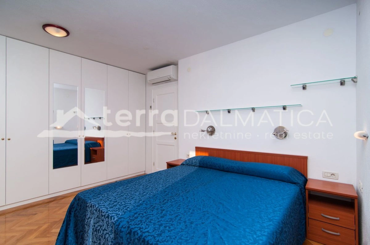 Eine exklusive mediterrane Oase auf Brač – eine luxuriöse Villa mit beheiztem Pool, Sauna und nur 900 Meter vom himmlischen Strand entfernt!