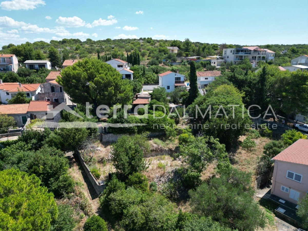 Građevinsko zemljište na Murteru – 750 m², pogled na Kornate