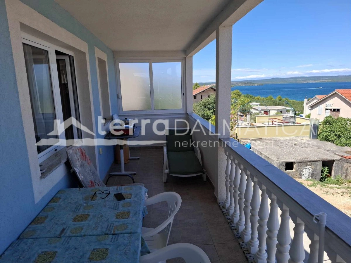 Mehrfamilienhaus mit Parkplatz und Terrassen – Bilice bei Šibenik