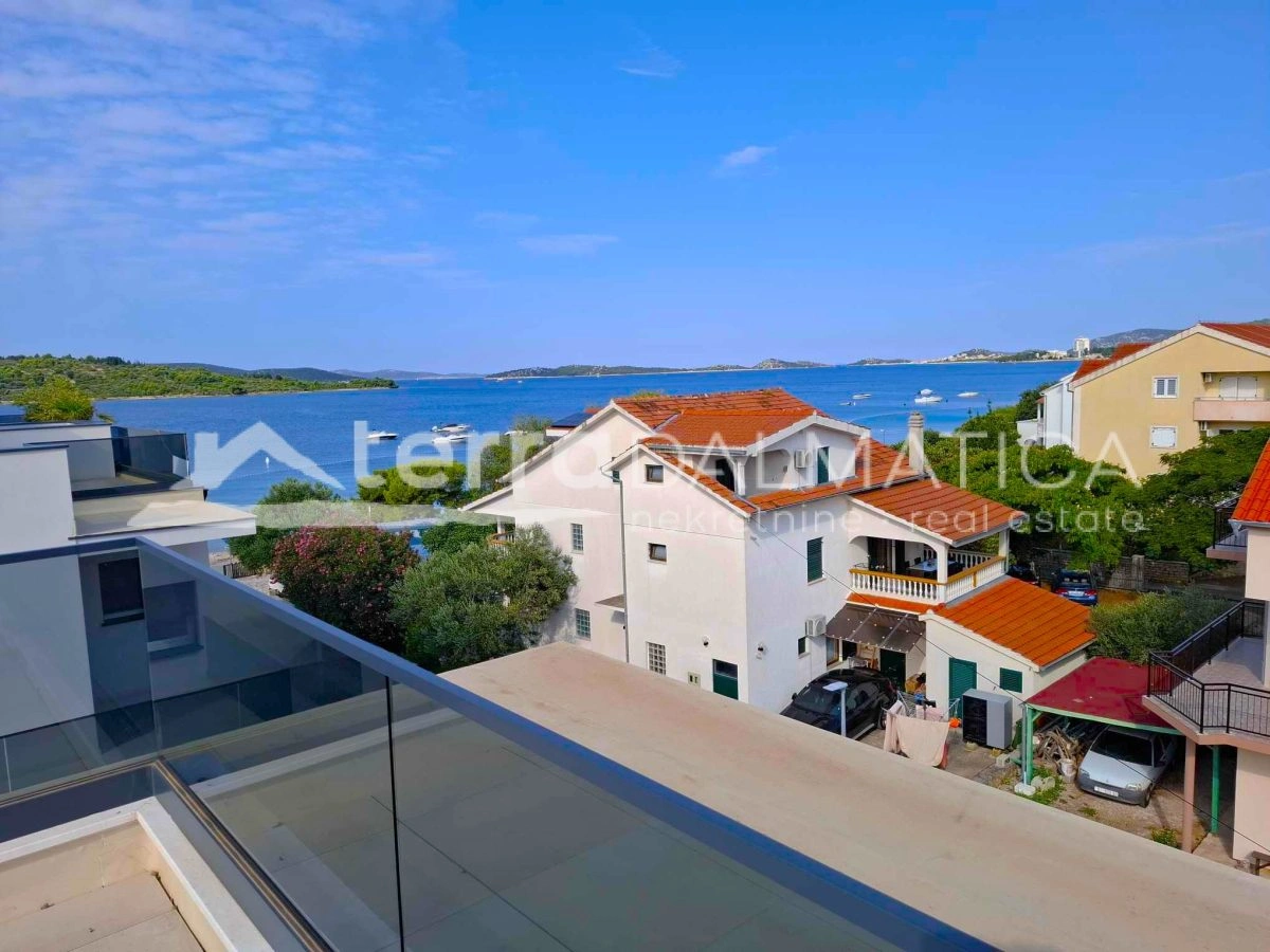 Neue Wohnung mit Top-Ausstattung und Meerblick - Srima, zweiter Stock + Dachterrasse