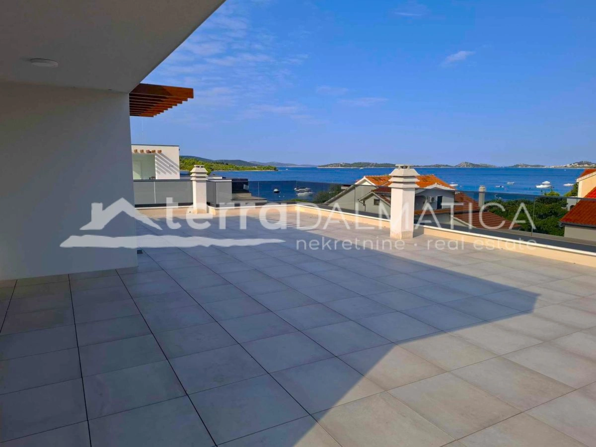Neue Wohnung mit Top-Ausstattung und Meerblick - Srima, zweiter Stock + Dachterrasse