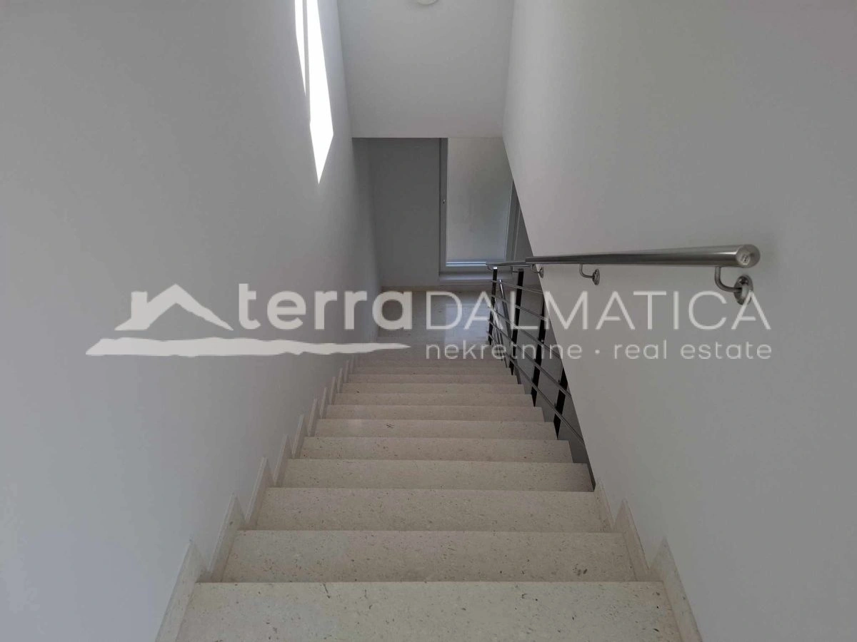 Neue Wohnung mit Top-Ausstattung und Meerblick - Srima, zweiter Stock + Dachterrasse