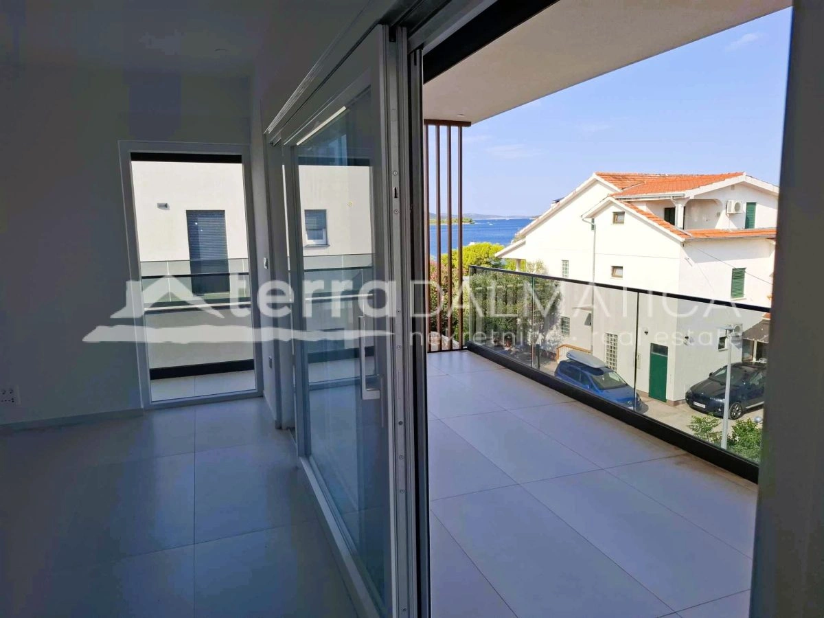 Neue Wohnung mit Top-Ausstattung und Meerblick - Srima, zweiter Stock + Dachterrasse