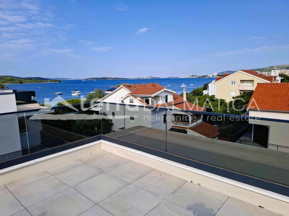 Neue Wohnung mit Top-Ausstattung und Meerblick - Srima, zweiter Stock + Dachterrasse