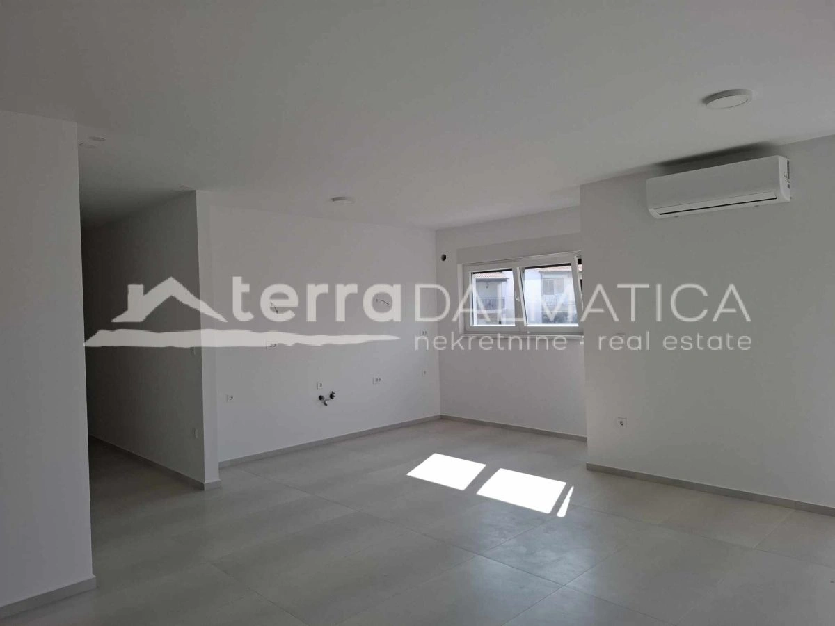 Luxuswohnung im 2. Stock mit geräumiger Dachterrasse - Srima bei Vodice