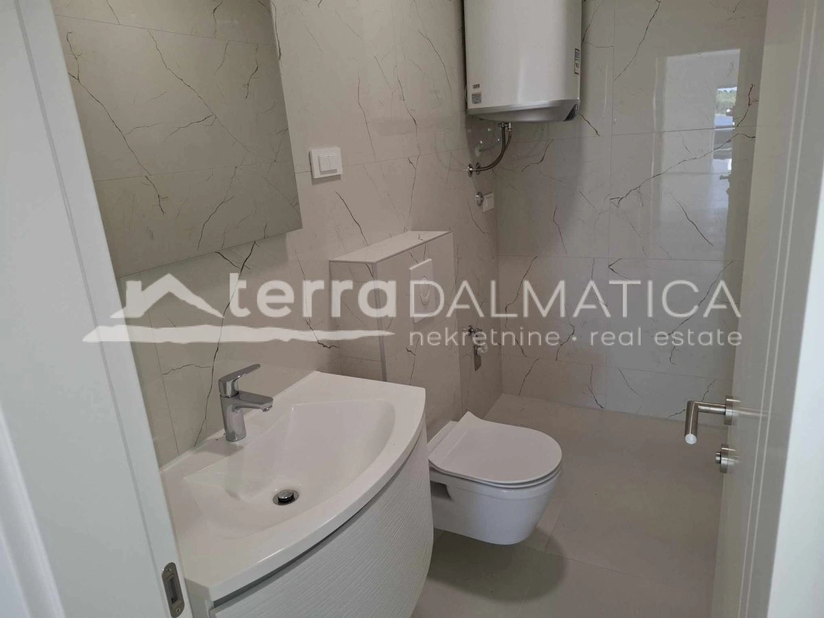 Luxuswohnung im 2. Stock mit geräumiger Dachterrasse - Srima bei Vodice