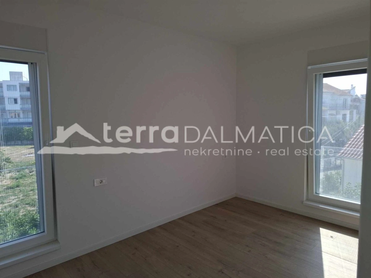 Luxuswohnung im 2. Stock mit geräumiger Dachterrasse - Srima bei Vodice