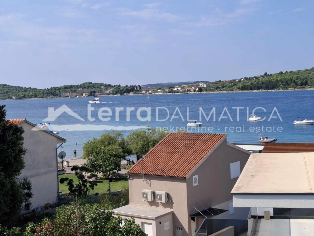 Luxuswohnung im 2. Stock mit geräumiger Dachterrasse - Srima bei Vodice