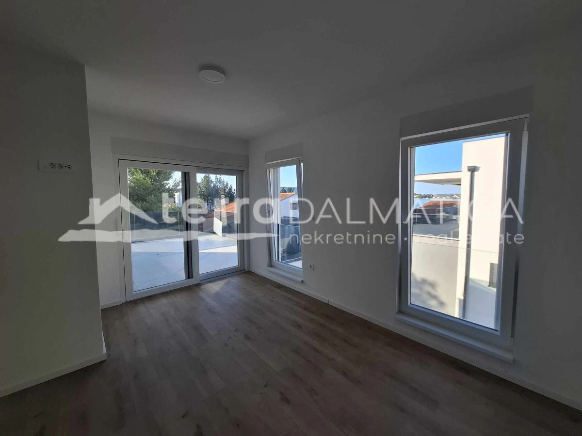 Luxuswohnung im 2. Stock mit geräumiger Dachterrasse - Srima bei Vodice