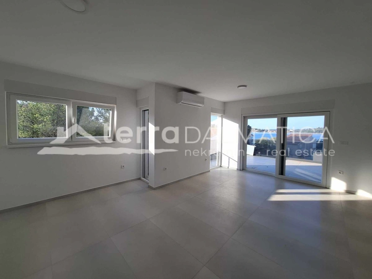 Luxuswohnung im 2. Stock mit geräumiger Dachterrasse - Srima bei Vodice