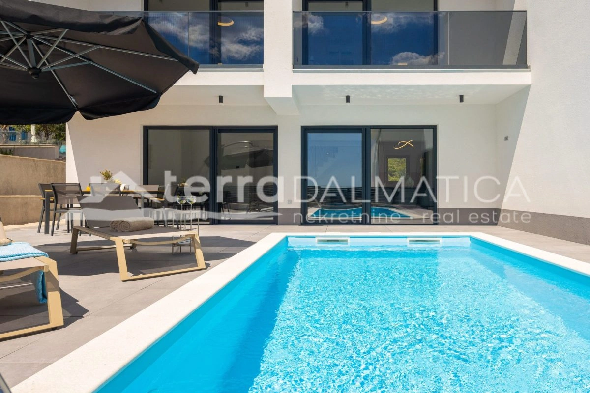 Rogoznica, neues modernes Haus in der Nähe des Meeres