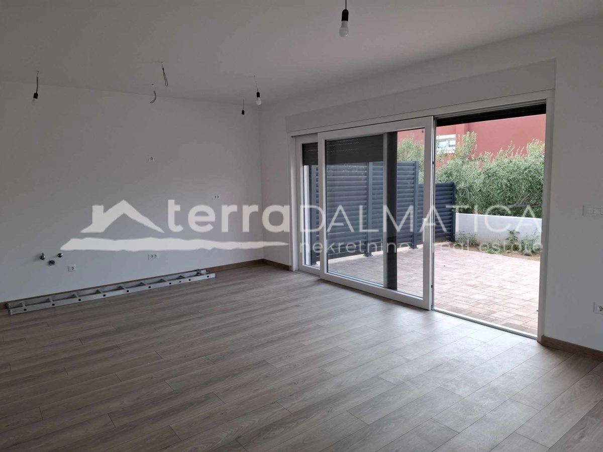 Vodice, Maisonette-Wohnung in Strandnähe