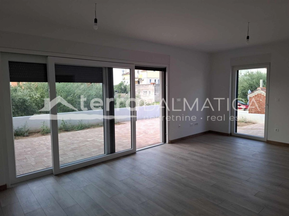 Vodice, Maisonette-Wohnung in Strandnähe