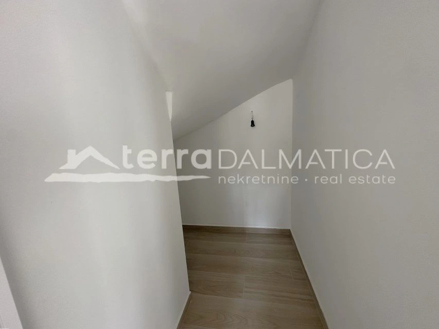 Jezera, Zwei-Etagen-Wohnung mit Meerblick