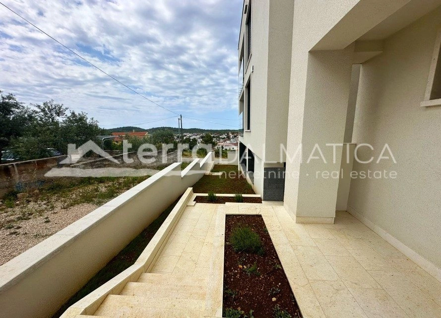 Jezera, Zwei-Etagen-Wohnung mit Meerblick