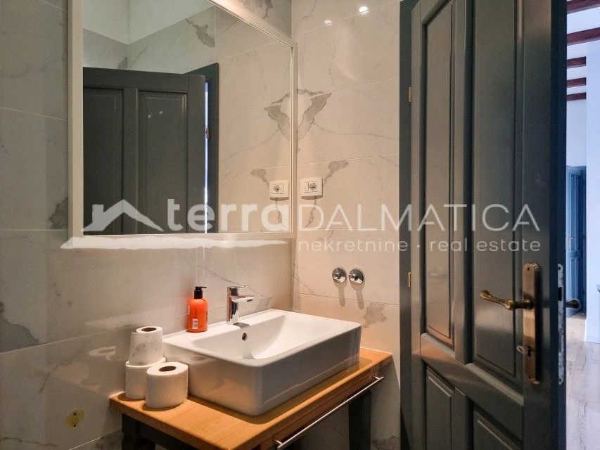 Charmante Wohnung in der Altstadt von Šibenik mit aktiver Mietgenehmigung