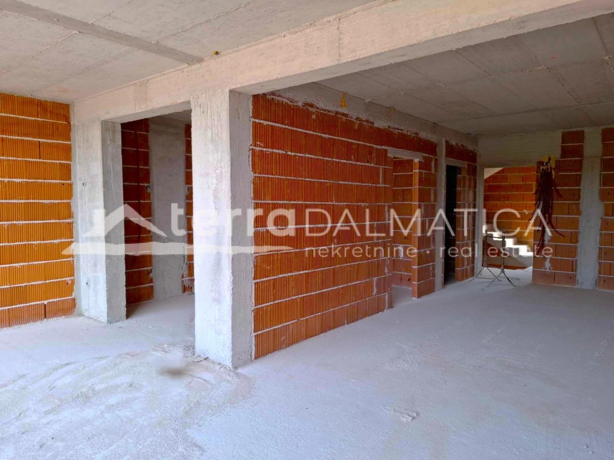 Komfortable Wohnung 74 m² mit Terrasse und Parkplatz – Srima