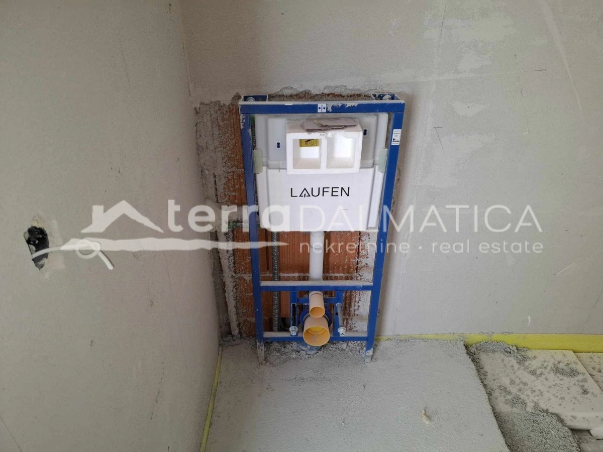 Vodice - Wohnung mit geräumiger Dachterrasse und Panoramablick