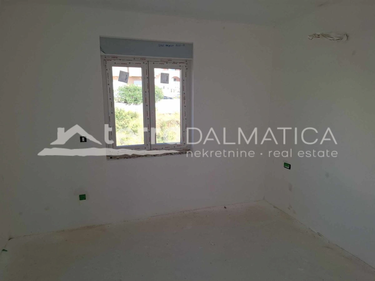 Vodice - Wohnung mit geräumiger Dachterrasse und Panoramablick