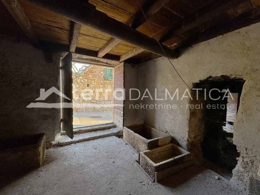 Zabytkowy kamienny dom na wyspie Brač – wyjątkowa okazja inwestycyjna