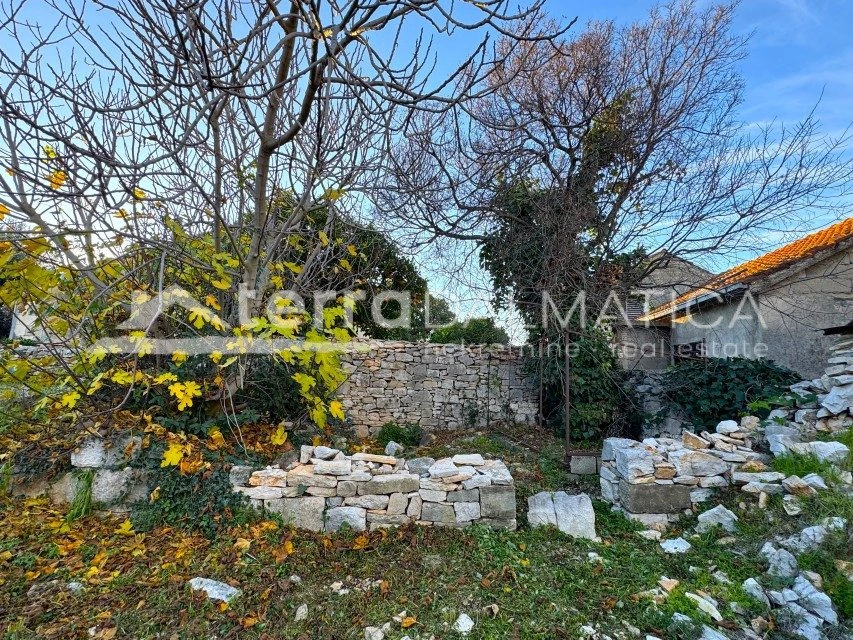 Zabytkowy kamienny dom na wyspie Brač – wyjątkowa okazja inwestycyjna