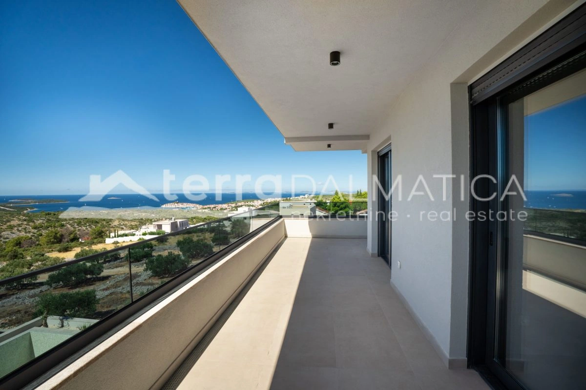 Primošten, luxusvilla mit vier Schlafzimmern und Terrassen mit Aussicht