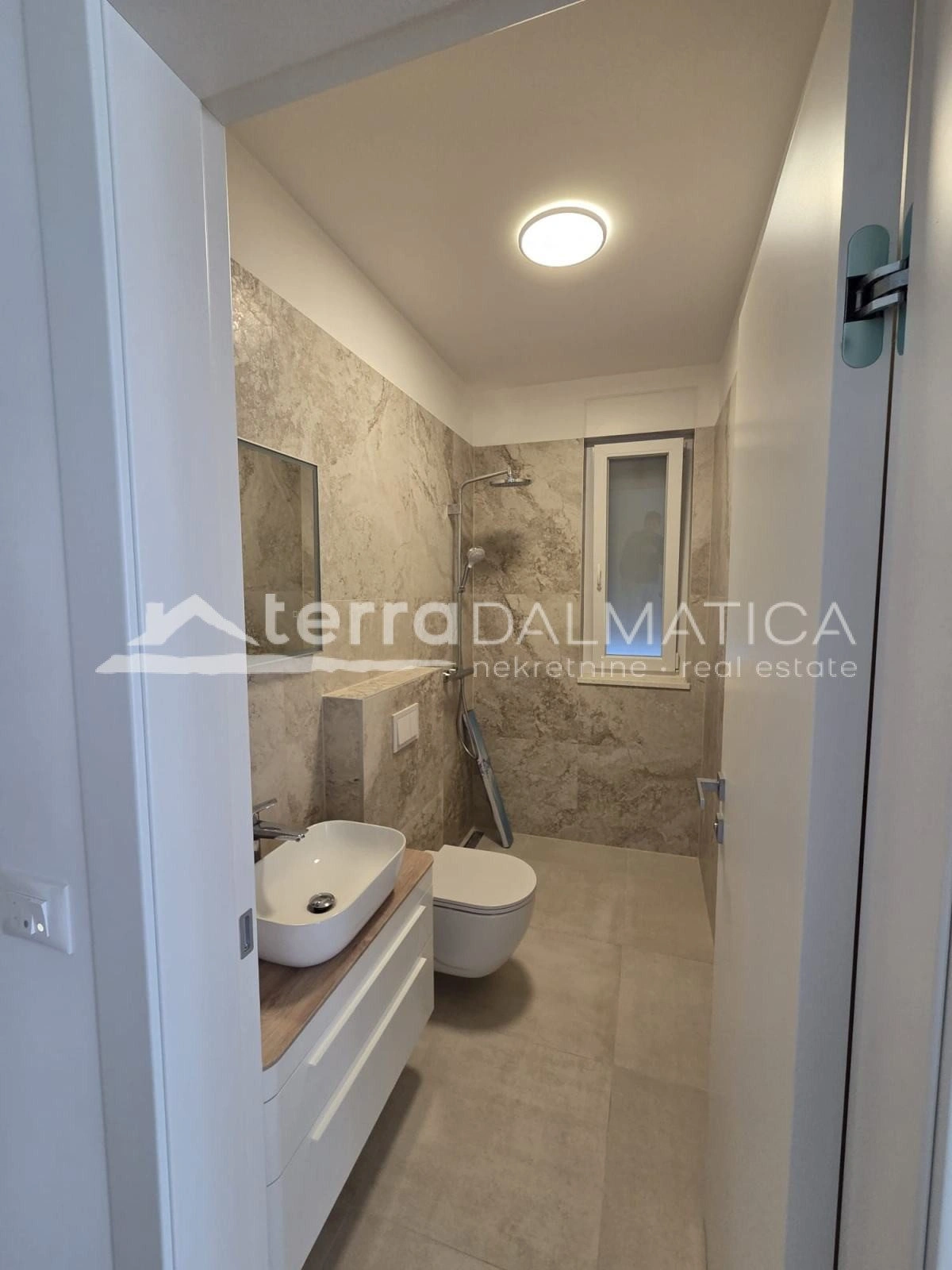 Zadar, three bedroom apartment with a roof terrace in a great location (new construction)