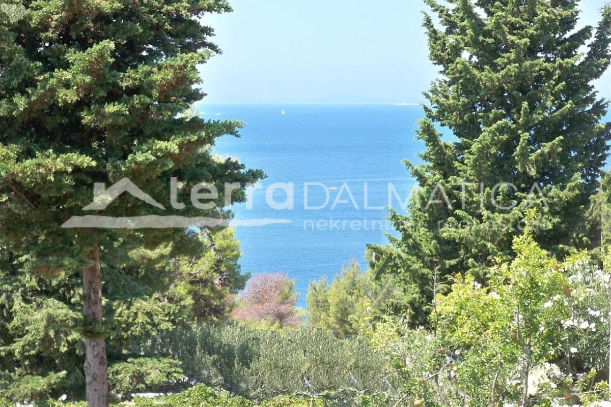 Novogradnja v Primoštenu: stanovanje v 1. nadstropju 100 metrov od morja