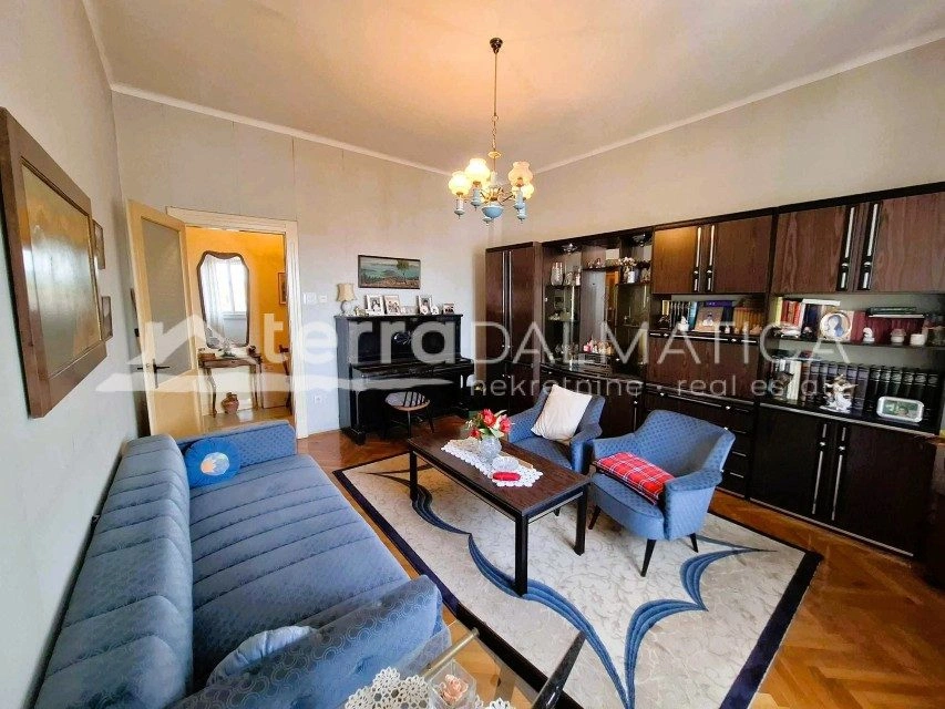 Wohnung 67 m² im Zentrum von Šibenik – 2. Stock eines kleineren Gebäudes, tolle Lage!