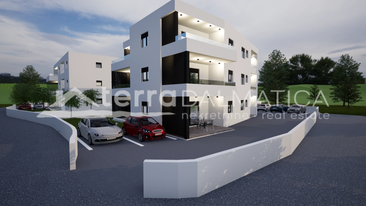 Wohnung in Vodice, 2. Stock – 2 Schlafzimmer, Kleiderschrank, Terrasse, Parkplatz