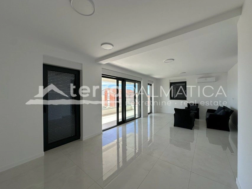 Zadar, Diklo - geräumige Wohnung mit Meerblick