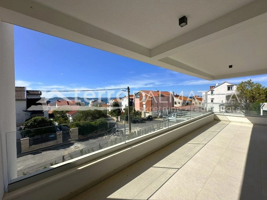 Zadar, Diklo - geräumige Wohnung mit Meerblick