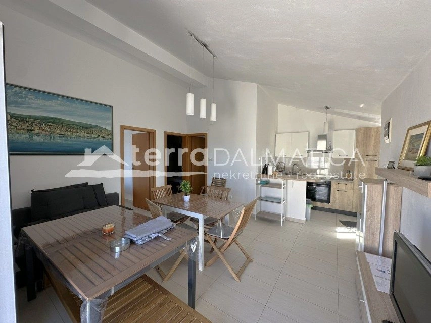 Ein modernes Ferienhaus mit beheiztem Pool, nur einen Schritt vom Meer entfernt – Kanica