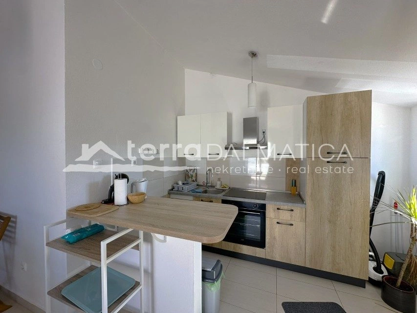 Ein modernes Ferienhaus mit beheiztem Pool, nur einen Schritt vom Meer entfernt – Kanica