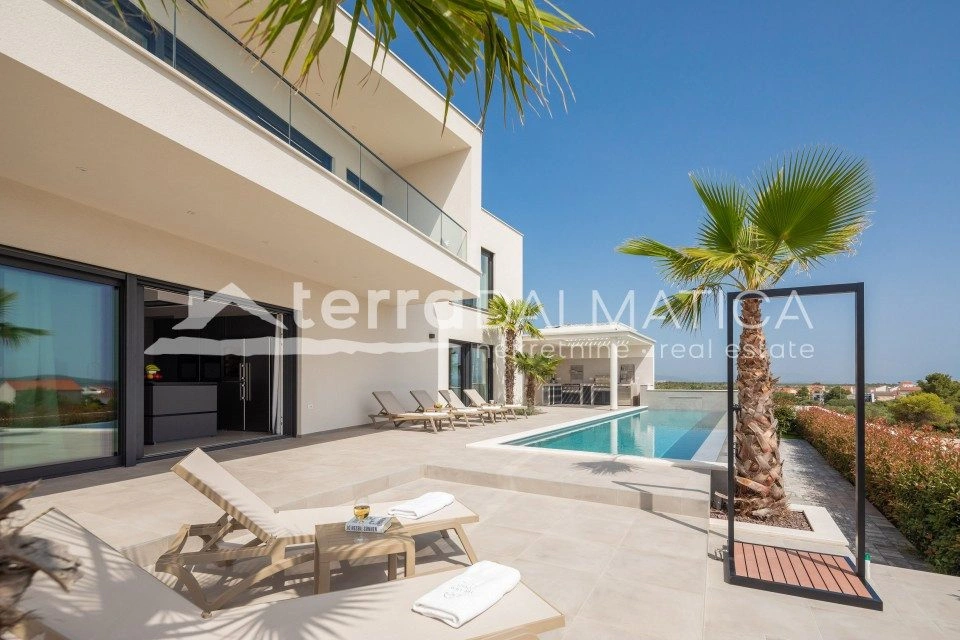 Traumvilla in Vodice – moderner Luxus nur wenige Schritte vom Meer entfernt