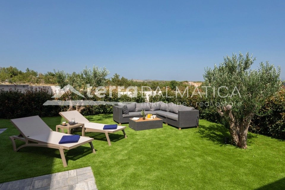 Traumvilla in Vodice – moderner Luxus nur wenige Schritte vom Meer entfernt